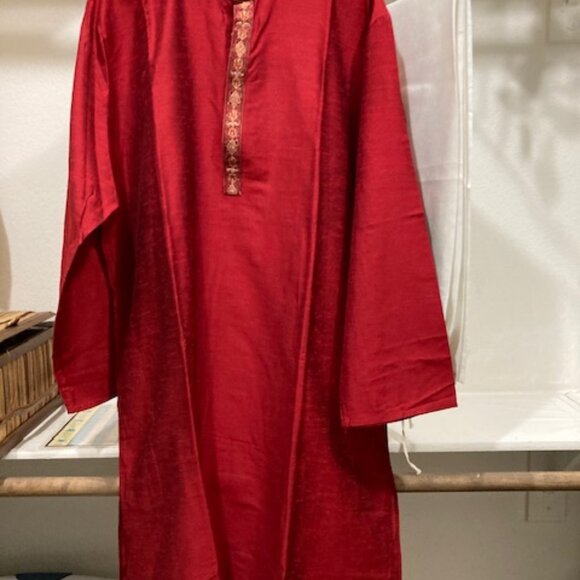 Red and cream embroidered Khameez and churidar set - Picture 1 of 2